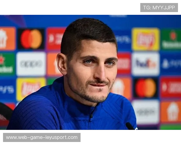 巴黎圣日耳曼中场屏障：维拉蒂与拉比奥特密集断球训练